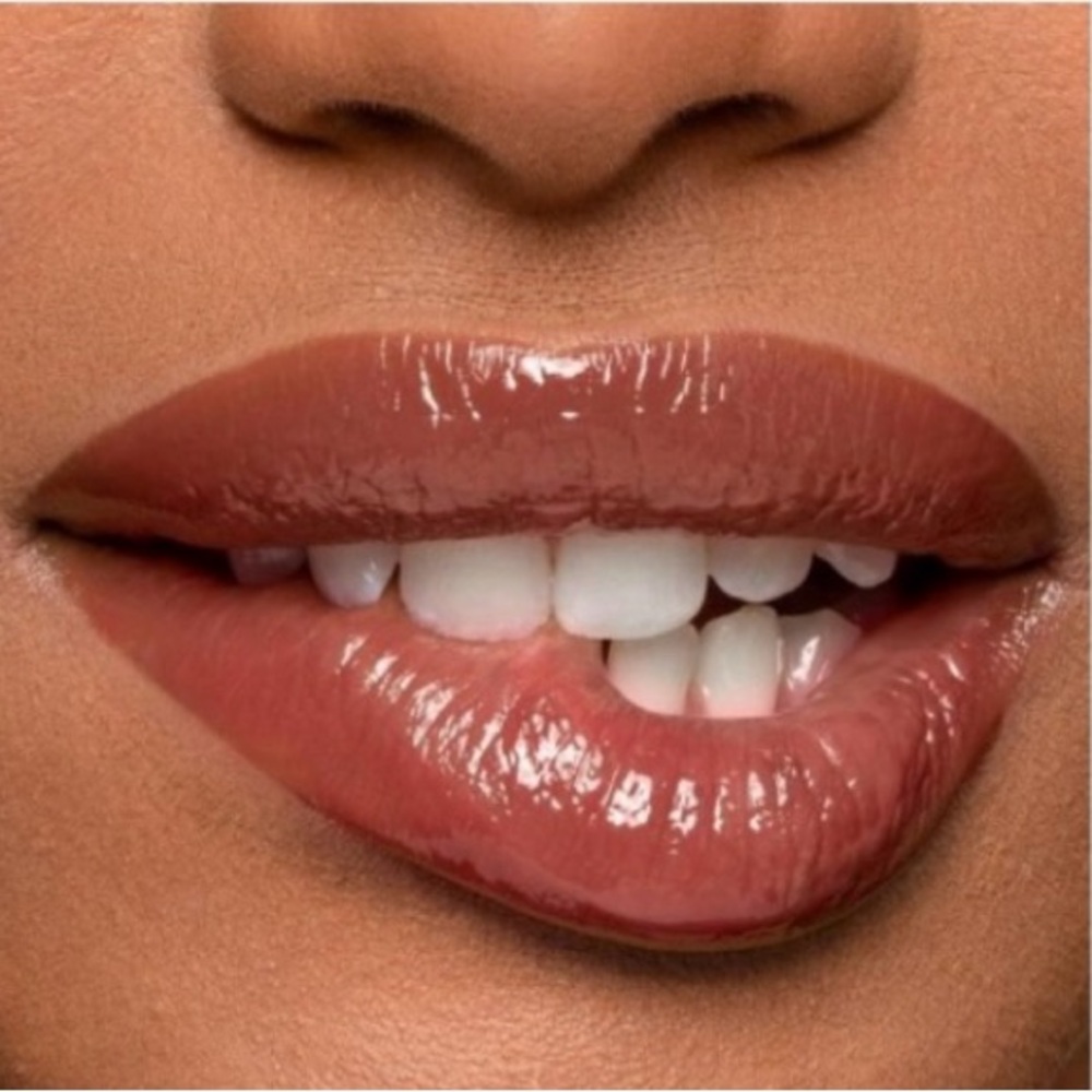 BUXOM Shot Lip Serum In Plush Peach(Sheer Peach Nude)